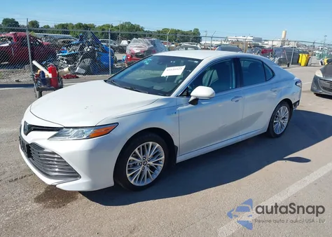 2019 Toyota Camry Hybrid Xle z USA, uszkodzony, nr VIN 4T1B21HK7KU519262